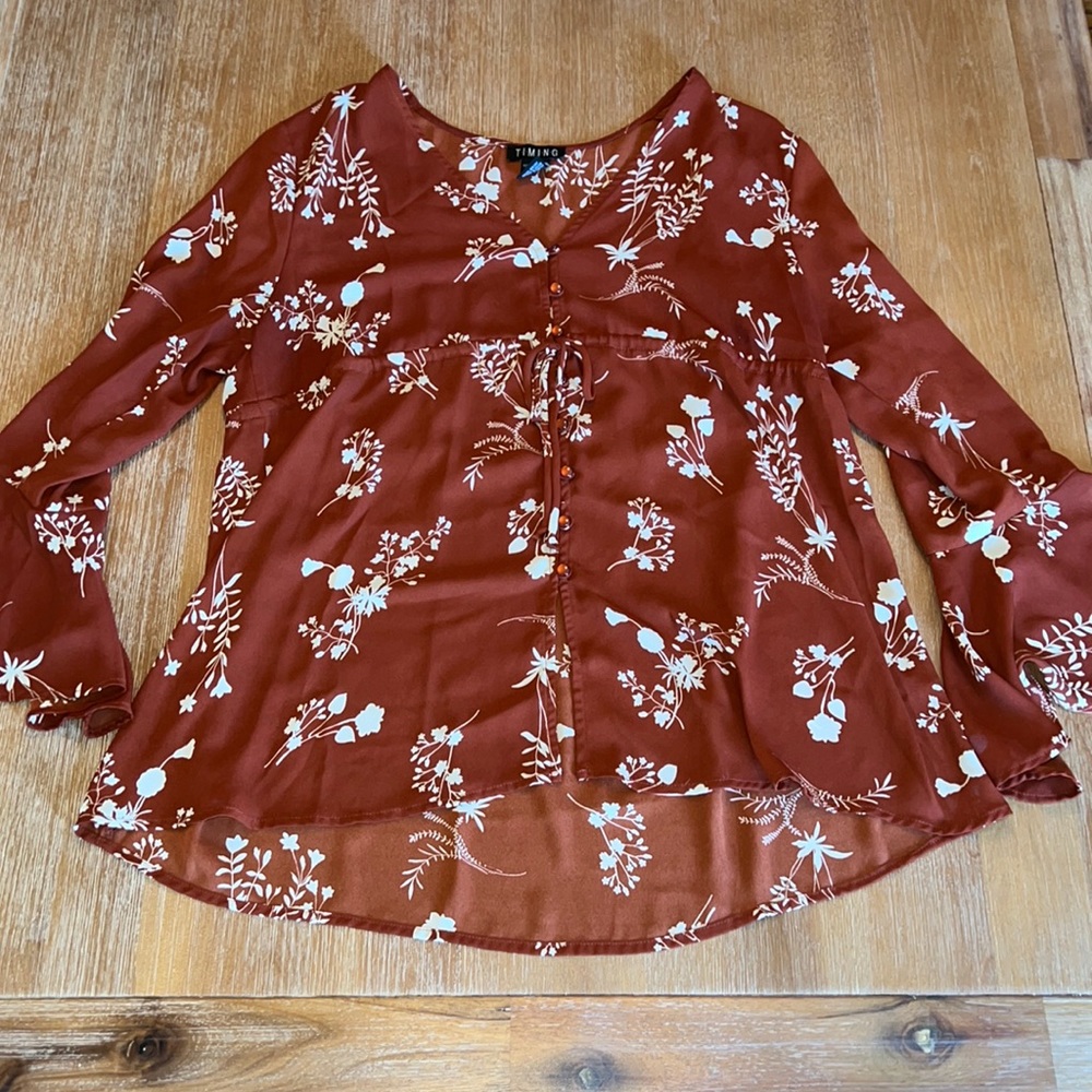 Timing blouse. Size L. NWOT.